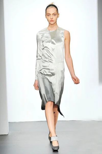 Look 24